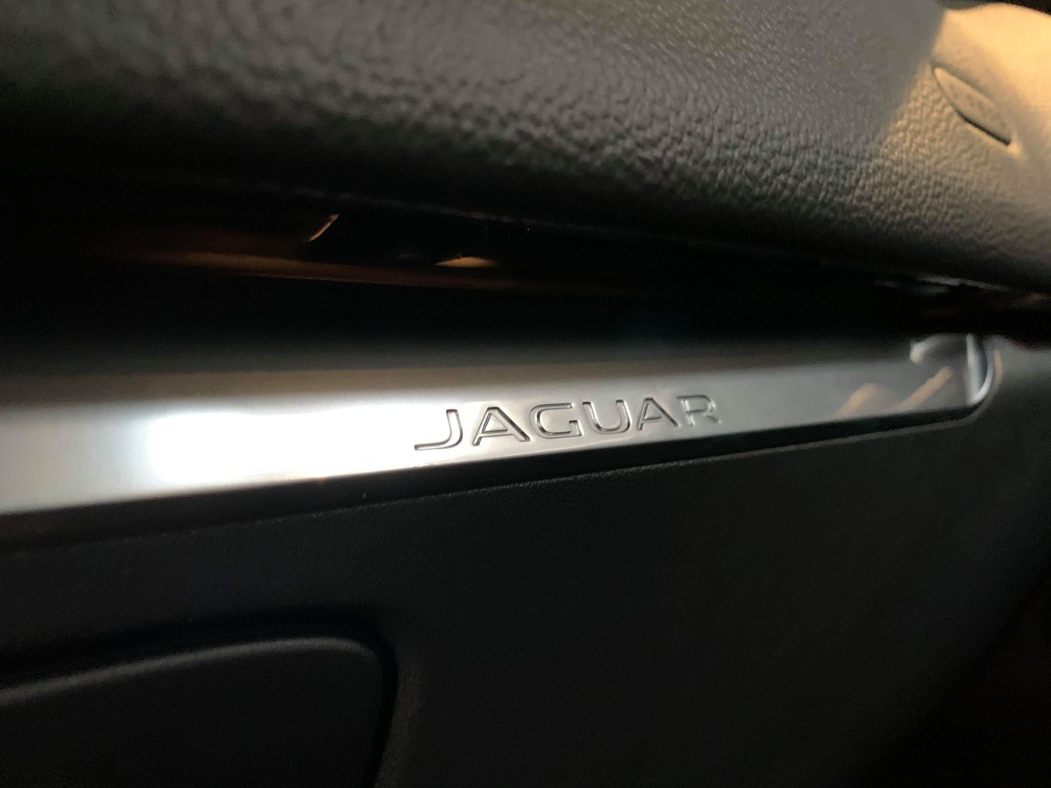 flexleasing-jaguar-f-pace-blacked-out-20-300-hk-awd-automatic-prestige-findleasing