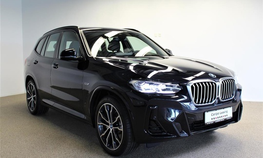 BMW X3 30e i M-Sport+ versionen i  den flotte farve Carbon Black Metallic